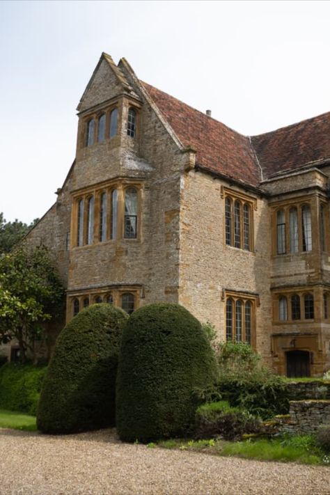 An almost 500-year-old manor house in the U.K. with ties to the monarchy has hit the market for £2.95 million (US$3.7 million).   The historic Tudor property, known as Gayton Manor, is on the edge of the pretty hilltop village of Gayton in Northamptonshire. The stately residence was built in 1540 for Sir Francis Tanfield, his wife, Bridget, and their sizable brood of 18 children. Tudor Manor House, English Countryside Manor, English Manor Houses Interior, Old English House, English Countryside Home, Old English Manor, Old Manor House, Manor House Interior, Tudor Manor