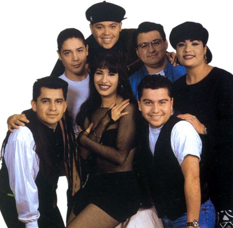 SELENA Y LOS DINOS Selena Quintanilla Family, Selena And Chris Perez, Selena Quintanilla Outfits, Selena Quintanilla Fashion, Selena Pictures, Galaxy Photos, Selena Q, Tejano Music, Jenni Rivera