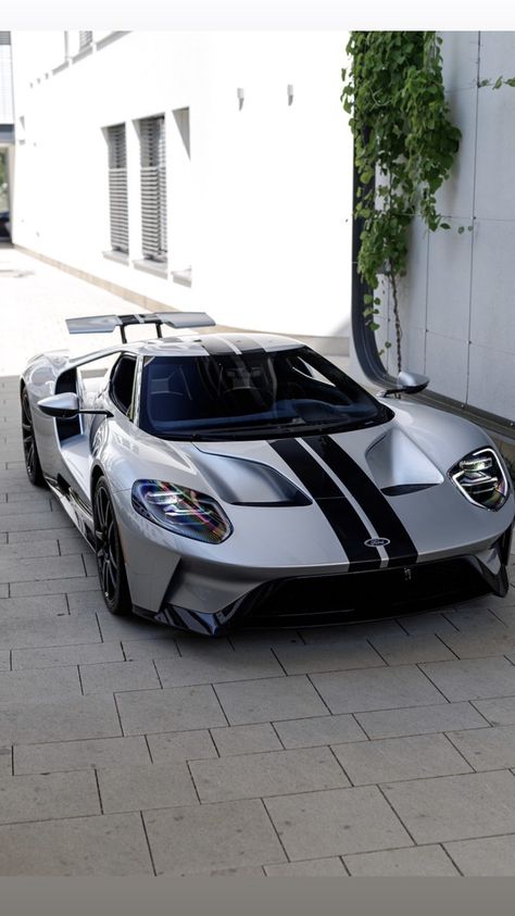 Ford Gt 2017, Mobil Off Road, Lamborghini Aventador Roadster, Tmax Yamaha, Aesthetic Cars, Sports Car Wallpaper, Exotic Sports Cars, Ford Gt40, Street Racing Cars