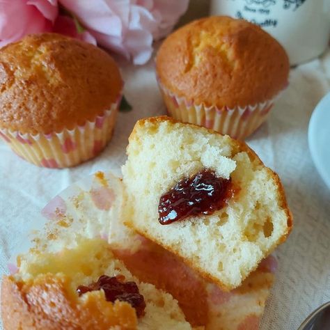 MUFFIN YOGURT E MARMELLATA dolce senza burro | Cucinare è come amare Muffin Allo Yogurt, Plum Cake, Cupcake Muffins, Muffin Recipes, Ravioli, Ricotta, Nutella, Sweet Recipes, Yogurt