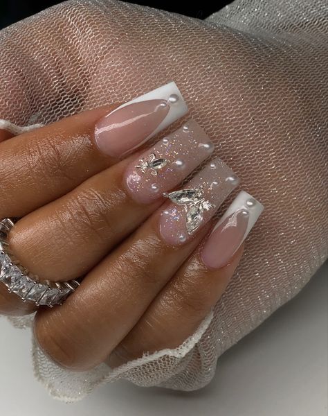 Sliver White Nails, Silver Nails Ideas With Gems, White And Silver Nails Acrylic Square, Birthday Nails White And Silver, White Fancy Nails, White Silver Nail Designs, Silver Nails Prom Acrylics, Sliver Quince Nails, Silver Nails Square