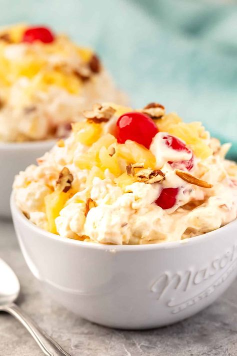 Easy Pineapple Fluff Fruit Salad Pineapple, Delicious Fruit Salad Recipes, Dessert With Canned Pineapple, Marshmellow Fruit Fluff Salad, Salad Sides For Bbq, Summer Fluff Salads, No Bake Lunch Ideas, Pina Colada Fluff Salad, Easy Summer Dishes For A Crowd