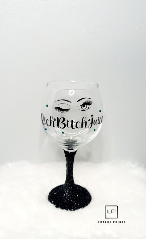 A beautiful glitter wine glass, with vinyl and rhinestones designed with a rich bitch in mind 😎. Glitter Wine Glasses, Glitter Wine, Glass Designs, Rhinestone Designs, Black Glitter, Glass Design, Amazon Affiliate, Wine Glasses, Wine Glass