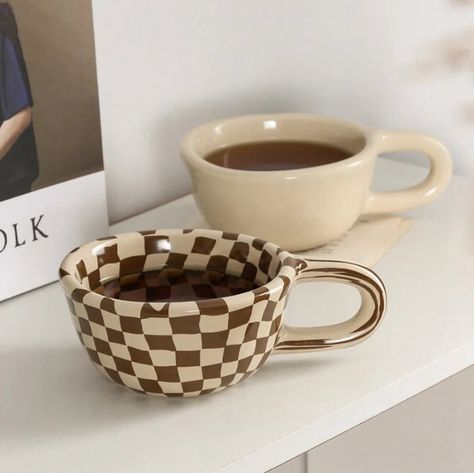 Cool Pottery Ideas Modern, Mug Designs Ideas, Ceramics Cup, Mini Masterpieces, Coffee Mug Designs, Life Plans, Brown Checkered, Coffee Sets, Cafe Ideas