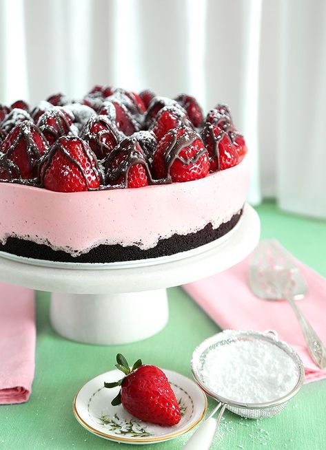 Strawberry Cheesecake No Bake, Chocolate Covered Strawberry Cheesecake, Valentine Sweets, Cheesecake No Bake, Strawberry Things, Strawberry Cheesecake Recipe, Covered Strawberry, Chocolate Covered Strawberry, Strawberry Preserves