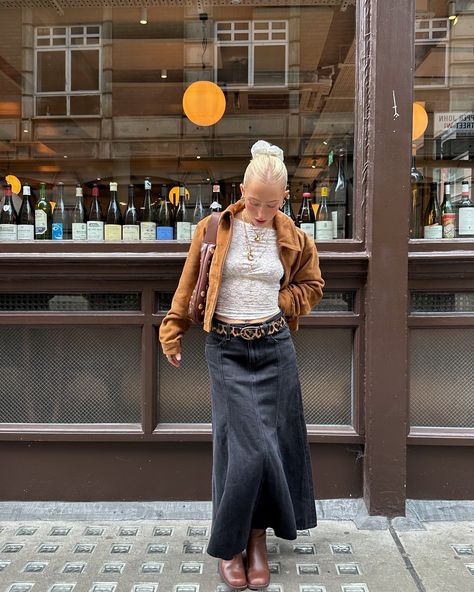 denim maxi skirts this autumn >> 🍂 Denim Long Skirt Outfit Winter, Long Maxi Denim Skirt Outfit, Winter Long Skirt Outfit With Boots, Long Jean Skirt Aesthetic, Long Skirt And Boots Outfit Winter, Denim A Line Skirt Outfit, Outfit Inspo Winter 2024, Skirt Outfits Winter Aesthetic, Dark Denim Midi Skirt Outfit