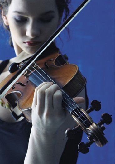 Violin Holding Reference, Person Holding Violin, Person Playing Violin Reference, Playing Violin Pose Reference, Violin Poses Reference, Person Playing Violin, Violin Reference, Violin Pose, Violinist Photography