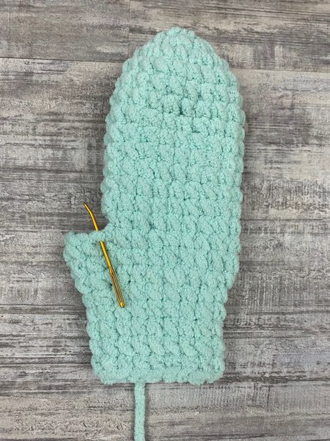 Feel Good Mittens – A Quick & Easy Crochet Pattern – Jaded Crochet Mittens Free Pattern Women, Beginner Crochet Mittens Free Pattern, Kids Mittens Crochet Free Pattern, Crocheted Mittens Free Pattern Easy, Quick Crochet Mittens, Crochet Mitten Patterns, Crochet Toque, Quick Easy Crochet, Bulky Yarn Crochet