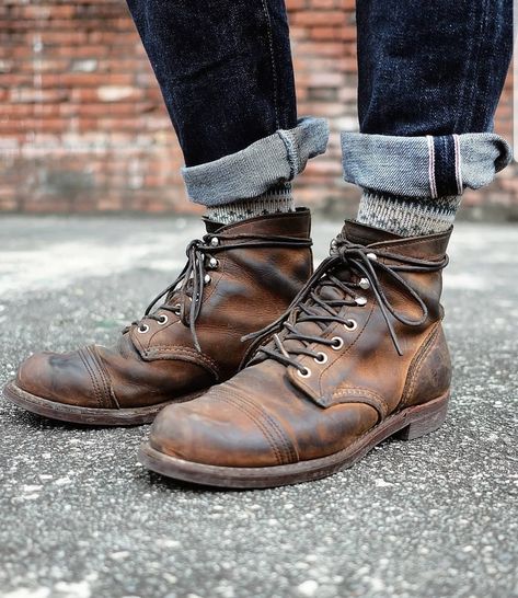 Selvedge denim & redwing iron ranger Mens Heritage Style, Iron Ranger Boots Outfit Mens Fashion, Redwing Iron Ranger 8111, Red Wing Iron Ranger Outfit, Redwing Iron Ranger Outfits, Iron Ranger Boots Outfit, Redwing 8111, Boot Outfit Women, Harry Styles Chelsea Boots