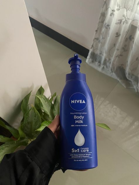 Body Lotion Nivea, Nivea Aesthetic, Body Lotion Aesthetic, Nivea Lotion, Nivea Body Lotion, Nivea Cream, Coffee Body Scrub, Subtle Nails, Body Milk