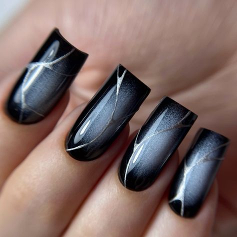 Black And Silver Nails, Chic Nail Designs, Metallic Nail Art, Classy Nail Designs, Airbrush Nails, Anime Nails, Fancy Nails Designs, Metallic Nails, Glam Nails