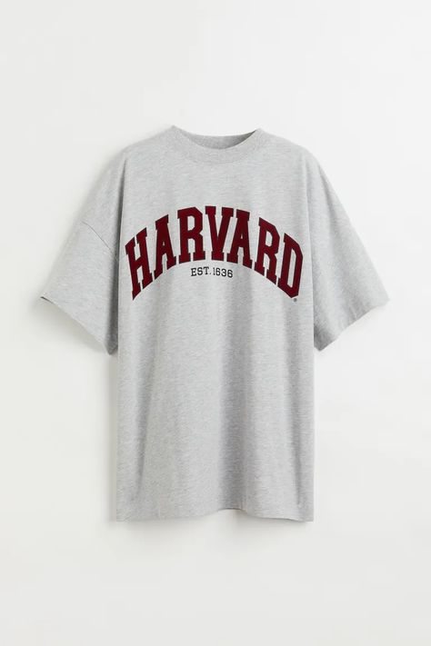 Long Printed T-shirt - Light gray/Harvard University - Ladies | H&M US 5 Harvard Tshirt, Harvard University, Long Tshirt, Unisex Tshirt, Crop Tshirt, Printed Design, Light Gray, Print T Shirt, Light Grey