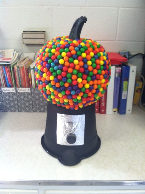 Pumpkin Decorating - Gumball machine made from a pumpkin, a mop bucket, and about 750 gumballs. Gumball Machine Pumpkin, Pumpkin Gumball Machine, Pumpkin Decorating Diy, Halloween Pumpkin Crafts, Creative Pumpkin Painting, Creative Pumpkin Decorating, Pumpkin Carving Contest, Pumpkin Decorating Contest, No Carve Pumpkin Decorating