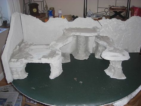 How I made my first fake rock (Bearded Dragon enclosure) PIC HEAVY! - Reptile Forums Diy Bearded Dragon Background, Diy Bearded Dragon Enclosure, Dragon Enclosure, Turtle Tanks, Diy Reptile, Bearded Dragon Diy, Bearded Dragon Terrarium, Bearded Dragon Enclosure, Bearded Dragon Cage