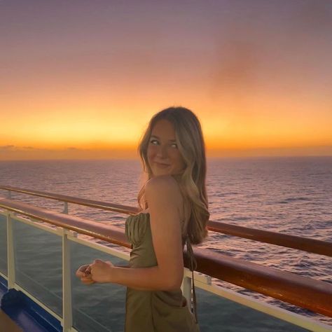 Dress Ocean Photography, Cruise Senior Pictures, Photos On Cruise, Ship Photo Ideas, Cruise Hair Ideas, Carnival Cruise Picture Ideas, Insta Photo Ideas Cruise, Cruise Picture Poses, Cruise Pictures Aesthetic