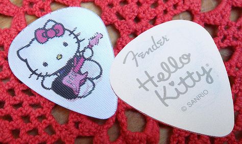 Hello Kitty Fender Guitar Pick Hello Kitty Guitar, Cool Guitar Picks, Hello Kitty Bathroom, Guitar Plectrum, Custom Guitar Picks, Playing The Guitar, Bass Ukulele, Hello Kitty Aesthetic, Kitty Stuff