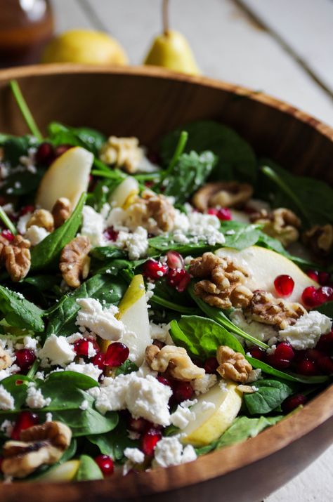 Healthy Holiday Salads, Salad With Walnuts, Feta Salad Recipe, Salad Kale, Holiday Salads, Nigel Slater, Macaroni Salad Recipe, Walnut Salad, Feta Salad