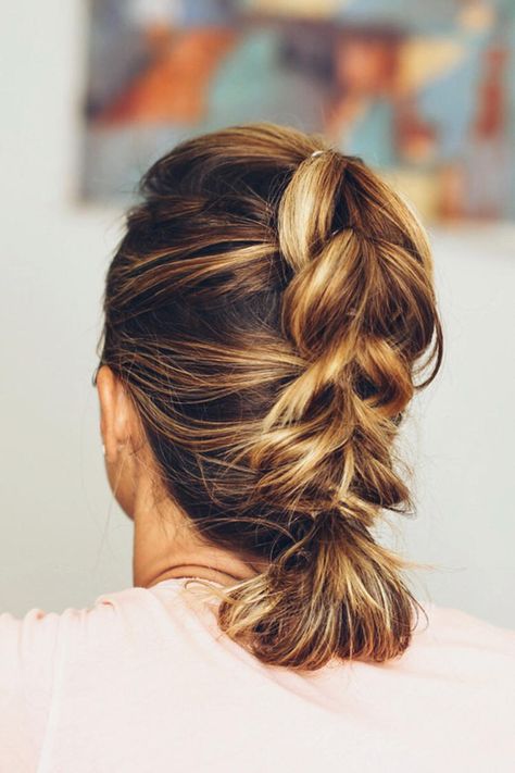 25 Homecoming Hairstyles We Love | This intricate look outshines all the up-dos. #beautytips #southernliving #hair #hairstyle Gorgeous Updos, Dunner Wordend Haar, Pull Through Braid, Twist Ponytail, Short Hair Lengths, Simple Ponytails, Peinados Recogidos, Short Hair Tutorial, Altering Clothes