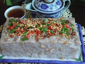 Yam Cake Recipe, Ono Kine Recipes, Yam Cake, Malaysian Dessert, Chinese Cake, Healthy Chinese, Chinese Dessert, Asian Snacks, Interesting Recipes