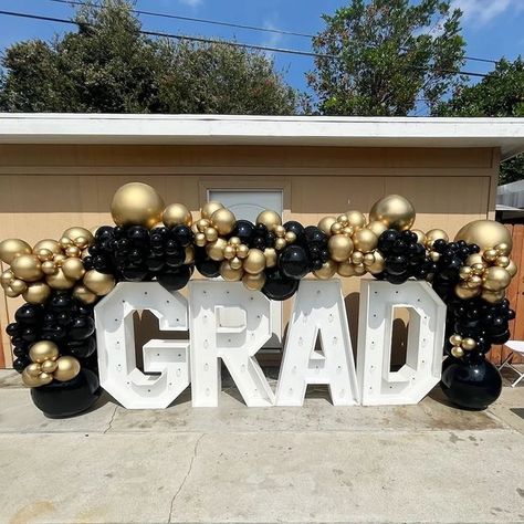 Balloon Artist in Los Angeles on Instagram: "My girl @ibarra2345 always having awesome parties 🥳 Thank you so much for always trusting us we appreciate you🥰 Thanks @sevenmagicalballoons for the Grad marquee letters 🙌 I only have #'s so if ya'll need letters hit her up 😊 Shout out to my awesome team @dee68marie @_kendrraaa @luv_noelle who finished this job without me today 🙌 You girls are awesome 👌😘 #balloons #balloondecor #classof2022 #graduationparty #graduationballoons #2022 #congrats # Grad Marquee Letters, Balloon Artist, Girls Are Awesome, Marquee Letters, Without Me, Appreciate You, Thank You So Much, Shout Out, My Girl