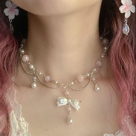 Beaded Jewelry Outfit, Kawaii Metal Jewelry, Jwellary Ideas, Cute Necklace Ideas, Oc Accessories Ideas, Bead Necklaces Ideas, Cute Jewelry Ideas, Fairy Jewelry Necklaces, Necklaces Acubi