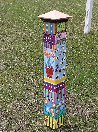 my latest peace pole - for my own yard! It's different on all 4 sides ... Peace Pole Diy, Yard Transformation, Peace Poles, Peace Pole, Garden Totem, Art Pole, Painted Post, Garden Totems, Garden Poles