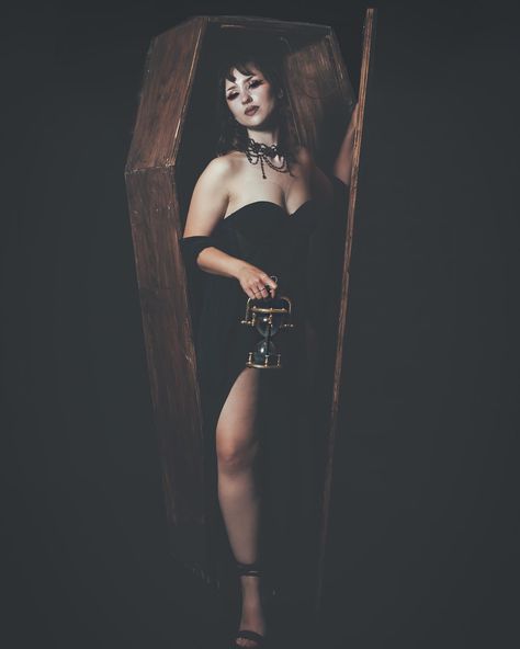 Coming out of my ⚰️……for a creative shoot with @hzl.photography ….. we had so much fun styling with this gorgeous coffin . . . . . . . #coffin #coffintattoo #coffins #goth #gothic #gothique Coffin Drawing Reference, Person In Coffin, Coffin Aesthetics, Coffin Photoshoot, Coffin Pose, Goth Senior Pictures, Creative Photography Portraits, Goth Photoshoot Ideas, Coffin Aesthetic