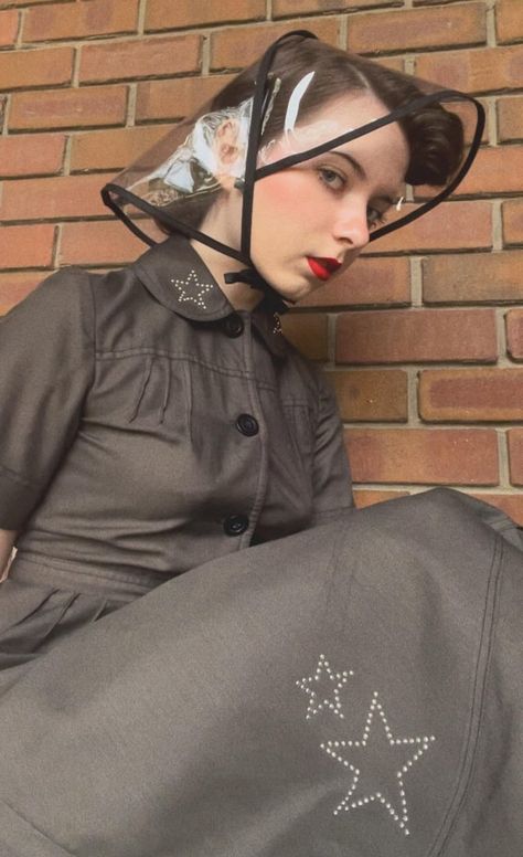 1950’s Style Peplum Studded Star Set with a 1950’s 1960’s Style Rain Bonnet : r/VintageFashion 1950's Makeup, Vintage Outfits 1940s, 1950's Hairstyles, Traditional Housewife, Peplum Suit, Y2k Stars, Rain Bonnet, Audrey Hepburn Inspired, 1950's Dress