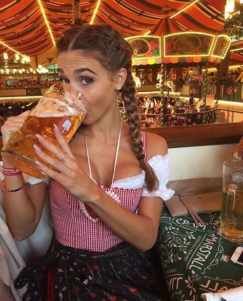 Beer Fest Outfit, Oktoberfest Outfit Women, Octoberfest Outfits, Octoberfest Costume, Octoberfest Girls, German Beer Girl, Octoberfest Beer, German Beer Festival, Beer Maid