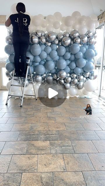 Balloons On Backdrop, Organic Balloon Wall, Diy Balloon Decor, Front Door Balloon Garland, How To Make Balloon Columns, 40th Balloon Ideas, How To Make A Balloon Wall, Wall Balloon Decorations, Arch Backdrop With Balloons