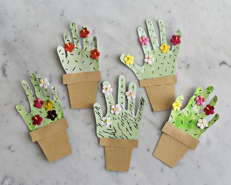 Cactus Handprint - Childhood Magic Cactus Handprint Art, Learning About Plants, Handprint Butterfly, Paper Cactus, Cactus Craft, Summertime Crafts, Indoor Crafts, Fingerprint Art, Fun Projects For Kids