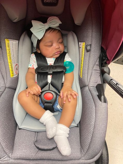 Black Babies Girl, Baby In Carseat, Newborn Black Babies, Blasian Babies, Kids Outfits Daughters, Cutest Babies Ever, Cute Pregnancy Pictures, Mommy And Baby Pictures