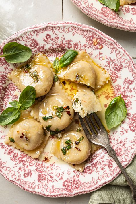 Homemade Goat Cheese Ravioli with Basil - NattEats Goat Cheese Tortellini, Homemade Ravioli Recipe, Homemade Goat Cheese, Goat Cheese Ravioli, Ravioli Recipe Homemade, Olive Oil Sauce, Ravioli Dough, Ravioli Filling, Ravioli Pasta