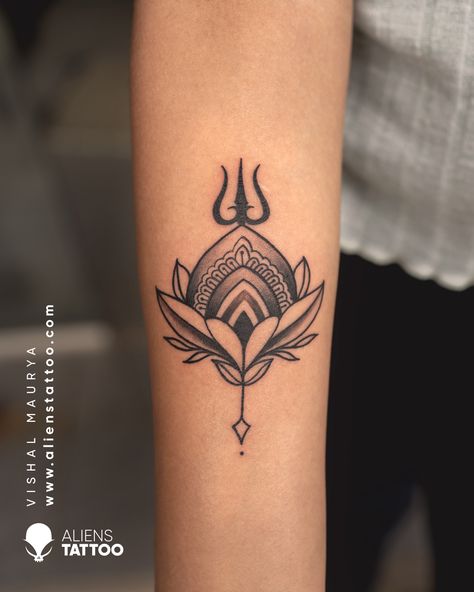 Lotus Tattoo for women on arm at Aliens tattoo India. Visit the link given below to see our more Lord Shiva Tattoos. https://www.alienstattoo.com/shiva-tattoo Durga Mata Tattoos, Tattoo Mahadev Lord Shiva, Shiva Related Tattoo Design, Mahadev Tattoo Designs For Women, Tattoo Designs Men Shiva, Lord Shiva Tattoo For Women, Short Tattoos For Men, Shiva Tattoo For Women, Tattoo For Girls Unique