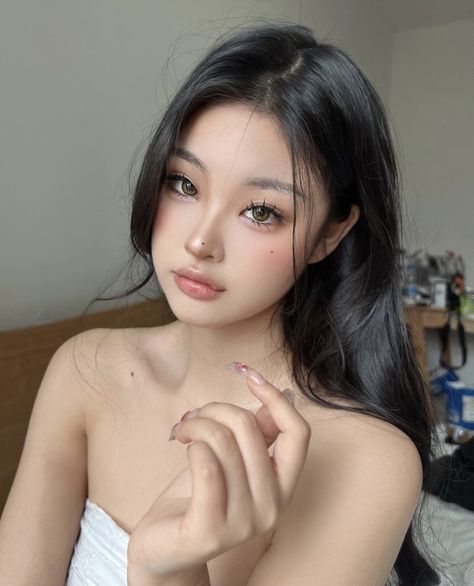 Medium Long Haircut, Medium Long Haircuts, Long Haircut, Korean Short Hair, Douyin Makeup, Ulzzang Makeup, Costumes For Teens, Cute Makeup Looks, Haircuts Straight Hair