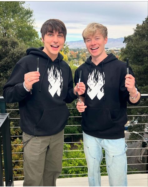 Sam Golbach And Colby Brock, Colby Brock Instagram, Sam And Colby Fanfiction, Sam Golbach, Colby Brock, Normal Guys, Ghost Busters, Sam And Colby, Colby