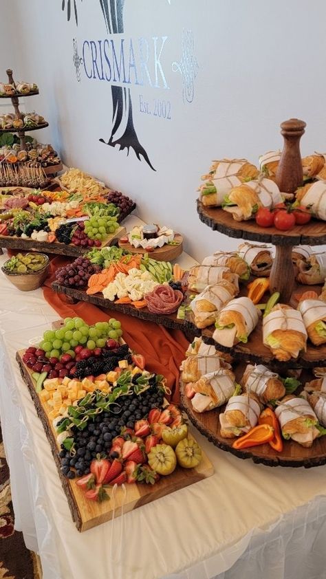 Bridal Shower Food Table, Party Food Buffet, Catering Ideas Food, Charcuterie Inspiration, Party Food Platters, Charcuterie And Cheese Board, Charcuterie Recipes, Bridal Shower Food, Party Platters