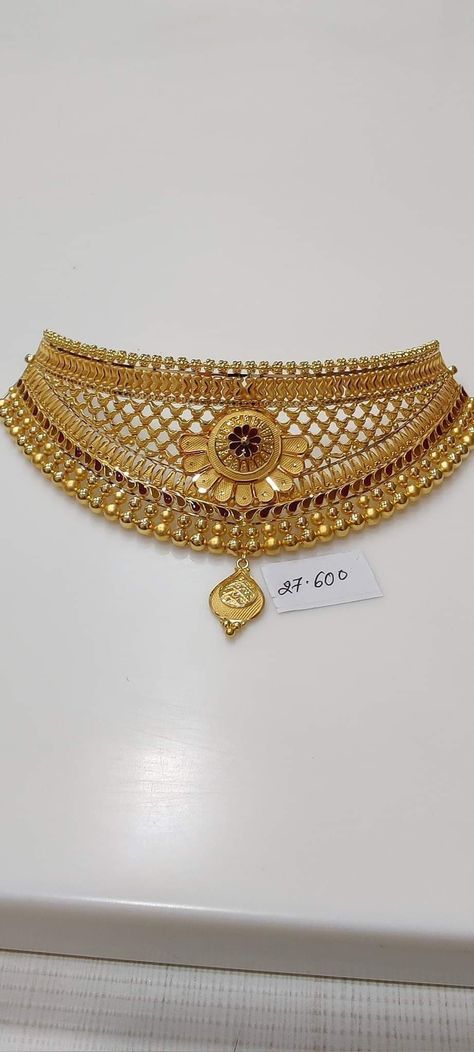 Bridal Gold Choker Designs, Chokar Design Jewelry In Gold, Gold Choker Necklace Indian, Wedding Jewellery Designs, Unique Gold Jewelry Designs, Delicate Gold Jewelry, Bridal Necklace Designs, Bride Jewelry Set, Gold Bridal Necklace