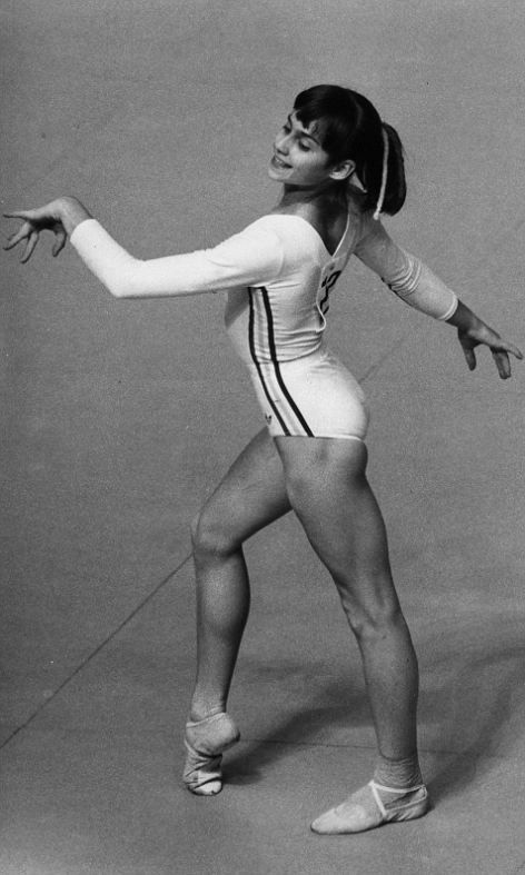 The perfect 10.0. Nadia Comaneci - Montreal Olympics 1976.  I remember watching her perform...she was adorable. 1976 Olympics, Nadia Comaneci, The Dictator, Perfect 10, Floor Workouts, Retro Photo, Summer Olympics, Gymnast, The Good Old Days