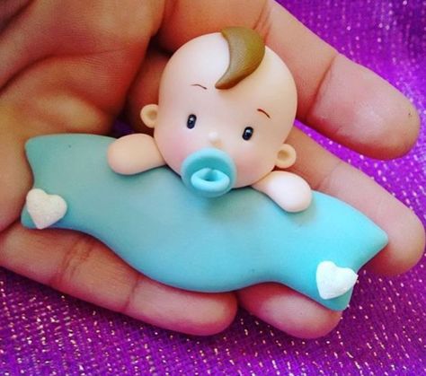 Ceramica Fria Ideas, Baby Shower Recuerdos, Baby Shower Souvenirs, Idee Babyshower, Ideas Baby Shower, Fondant Baby, Polymer Clay Figures, Clay Baby, Fondant Toppers