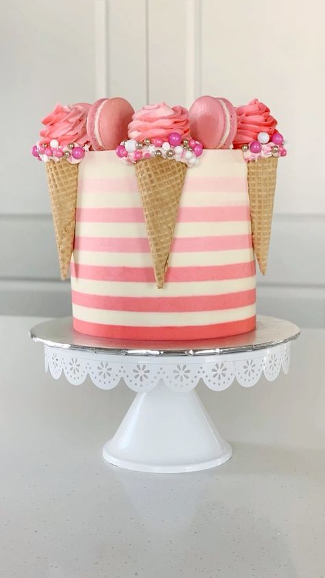 National Icecream Day, Birthday Ideas For Girls, Cake Videos, Bakery Business, Awesome Cakes, T Love, Bettering Myself, I Love Them So Much, Ice Cream Cake