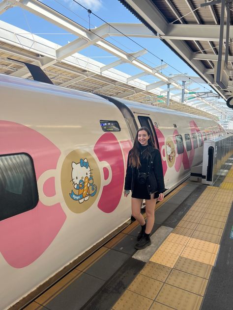 How to Ride on the Hello Kitty Shinkansen (Bullet Train) Hello Kitty Train Japan, Hello Kitty Shinkansen, Hello Kitty Cafe Outfit, Tokyo Hello Kitty, Travelling Japan, Japan Hello Kitty, Train Cartoon, Traveling To Japan, Hello Kitty School