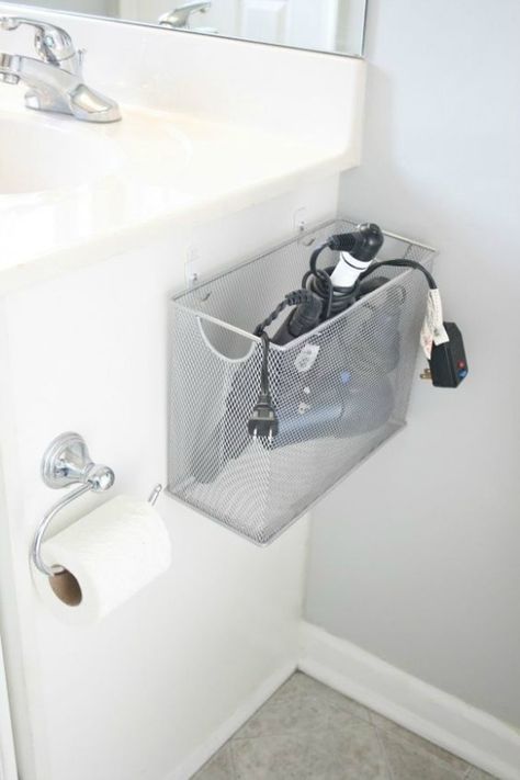 . Bathroom Appliances, Appliances Storage, Command Hooks, Dollar Store Organizing, Organization Diy, Small Bathroom Storage, Trendy Bathroom, Home Organization Hacks, Storage Hacks