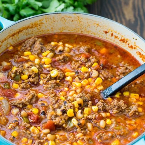 Black-Eyed Pea and Sausage Chili Chilli Dishes, Chili Recipies, Southern Chili, Sausage Chili Recipe, Ground Beef And Italian Sausage, Blackeyed Pea Recipes, Chili Spicy, Black Eyed Pea Soup, Sausage Chili