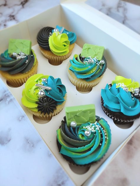 Custom cupcakes made to order for any occasion! Metallic sugar pearls and white chocolate bars. Beautiful Cupcakes Birthday, Teal Cupcakes, Birthday Cupcakes Boy, Black Cupcakes, Green Cupcakes, Swirl Cupcakes, White Chocolate Bar, Cupcakes For Boys, Blue Cupcakes