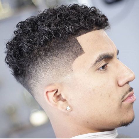 @joelmasterbarber to be featured hashtag #barbersinctv Undercut Curly Hair, Blowout Curls, Haircuts 2022, Curly Undercut, Tousled Hair, Best Haircuts, Beard Hairstyle, Short Curls, Haircuts For Wavy Hair