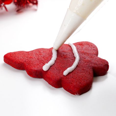 Christmas Red Velvet Sugar Cookies – Shirley Cooking Red Velvet Sugar Cookies Recipe, Red Velvet Shortbread Cookies, Galletas Red Velvet, Red Velvet Sugar Cookies, Velvet Sugar Cookies, Small Batch Sugar Cookies, Red Velvet Cookie Recipe, Yummiest Food, Christmas Red Velvet