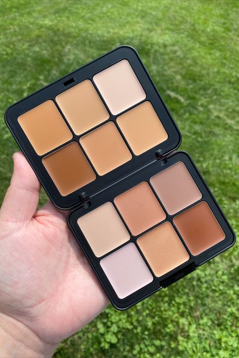 Make Up Forever HD Skin Cream Contour and Highlight Sculpting Palette Make Up Forever, Contour And Highlight, Skin Care Specialist, Cream Contour, Contour Palette, Bridal Makeup Artist, Make Up For Ever, Contouring And Highlighting