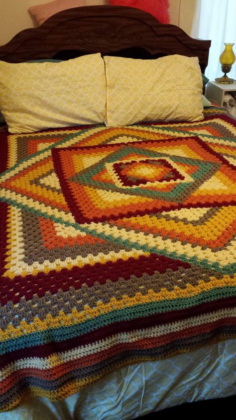 Crochet One Big Granny Square Blanket, Huge Crochet Blanket, Giant Crochet Pillow, One Big Granny Square Blanket, Large Crochet Projects, Crochet Large Granny Square, Big Granny Square Pattern, Big Crochet Blanket, Big Granny Square Blanket