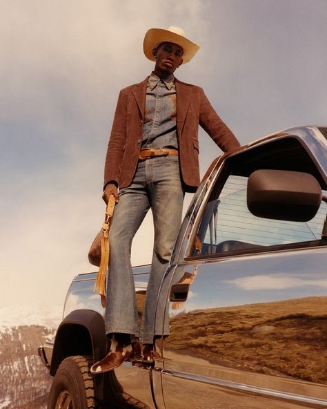 Louis Vuitton's Fall 2024 Campaign Redefines Cowboy Chic Samuel Ross, Cowboy Chic, Modern Cowboy, Black Cowboys, Urban Cowboy, Denim Workwear, Cowboy Outfits, Pharrell Williams, Mens Fall